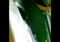 दो काली टहनी सफेद crumbs सेक्सी हिंदी फुल एचडी