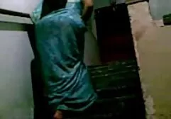 दोनों छेदों सेक्सी फुल फिल्म के साथ काम किया
